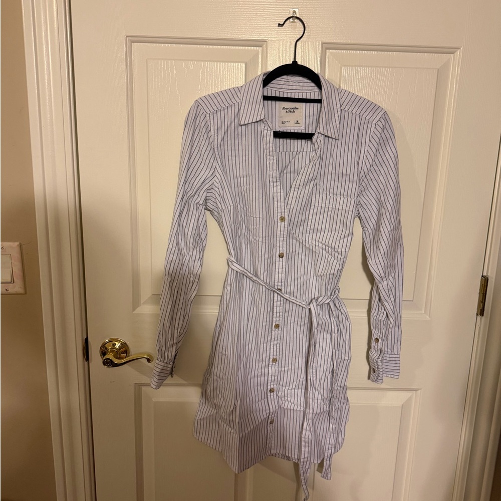 Abercrombie & Fitch White and Black Striped Shirt